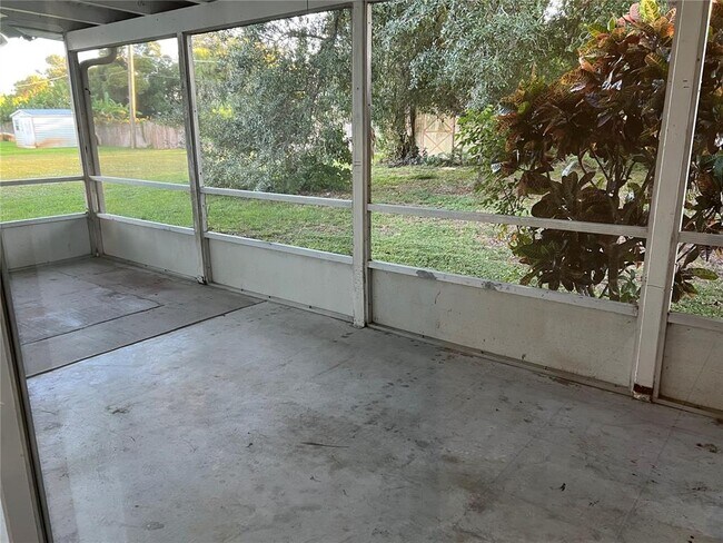 Building Photo - 3278 Jamestown St