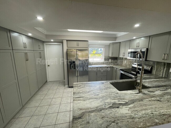 Building Photo - 25486 Avillas Ct