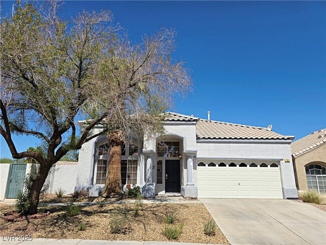 Primary Photo - 53 Desert Dawn Ln