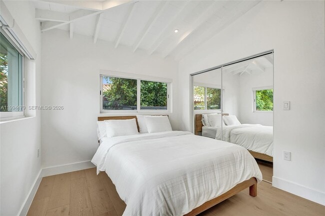 Building Photo - 12478 N Bayshore Dr