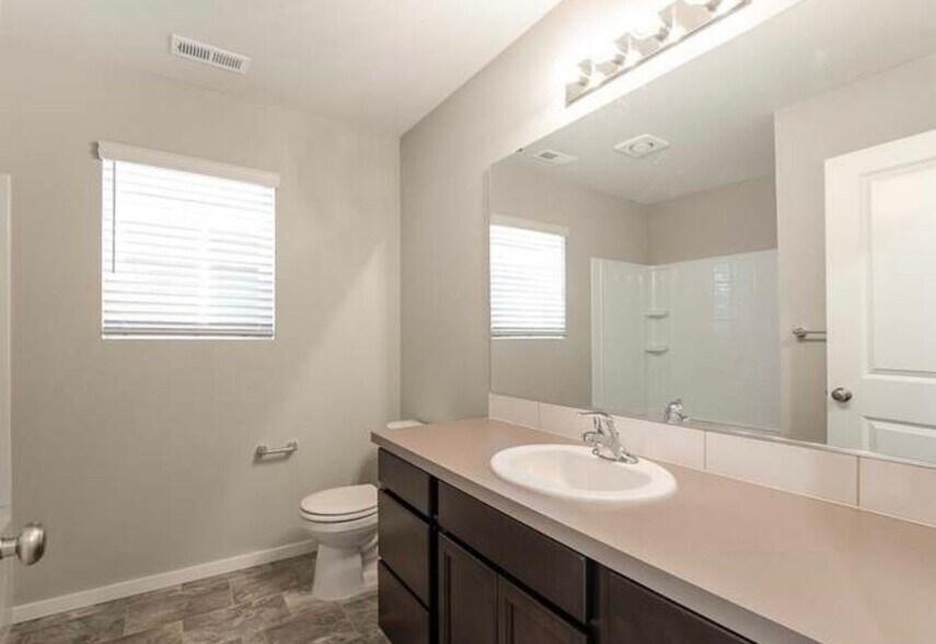 Building Photo - 10708 Tahoma Ct E