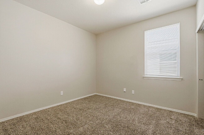 Building Photo - 10624 Hidden Chapel Pl