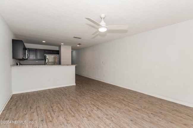 Building Photo - 528 Eiseman Wy
