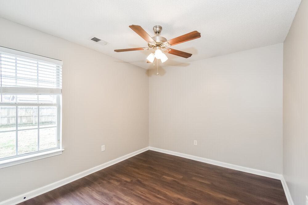 Building Photo - 1865 Winners Cir N