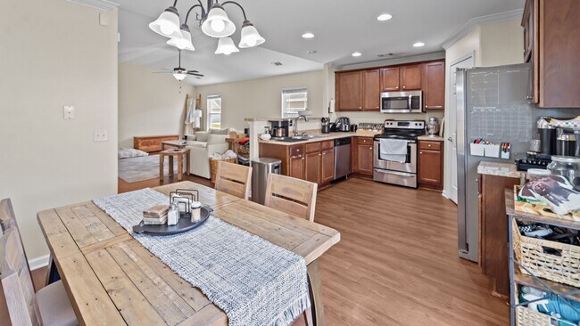 Building Photo - Beautiful 3 Bedroom Home in Port Wentworth with Fenced Backyard and Community Pool