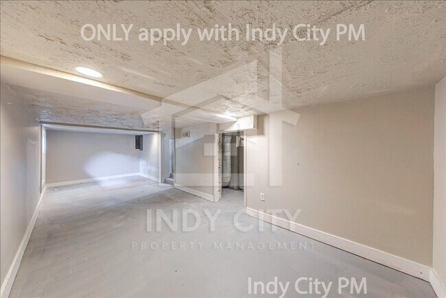 Building Photo - 3220 E 34th St