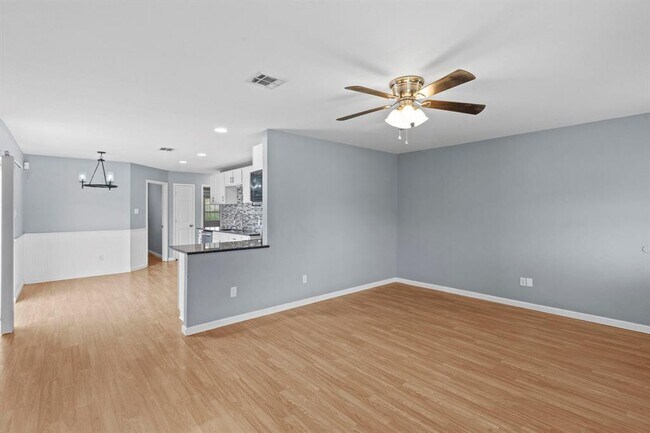 Building Photo - 112 Briarwood Ct