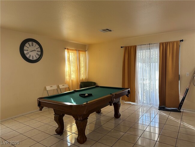 Building Photo - 8657 Keewatin Ct