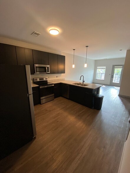 Interior Photo - ROSSVILLE FLATS LLC - ROS