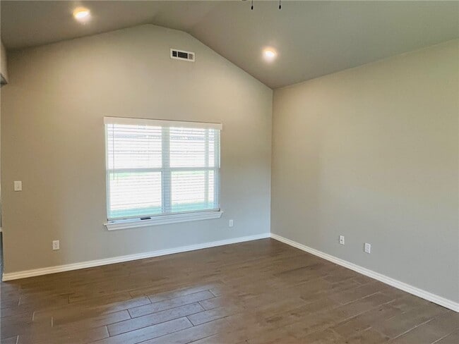Building Photo - 2648 S Olive Ct