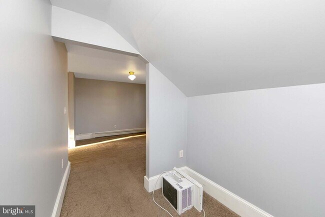 Building Photo - 11 Church St