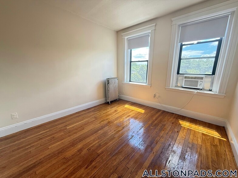 Building Photo - 1152 Commonwealth Ave