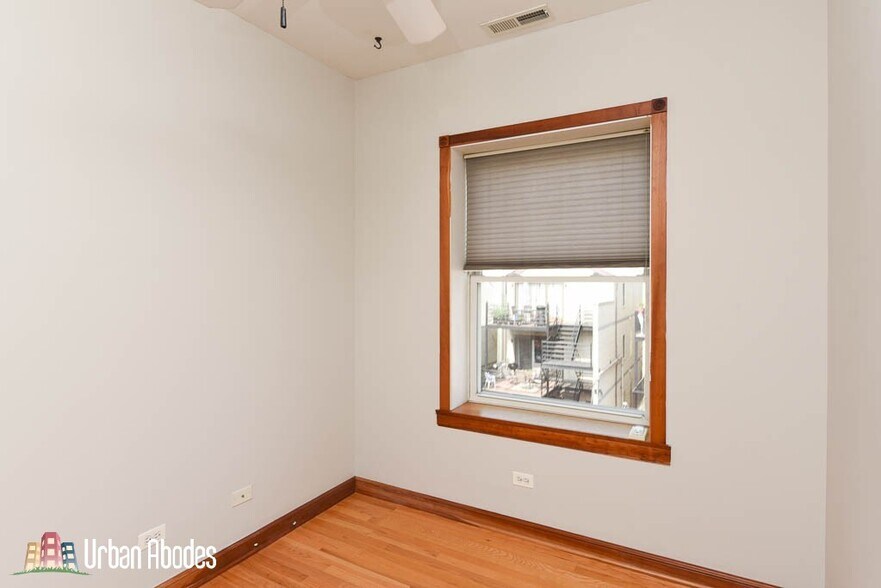 Building Photo - 3256 N Clifton Ave