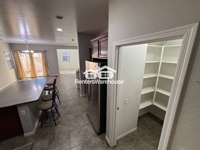 Building Photo - North Phoenix Oasis in a 3-BD Single Family House!