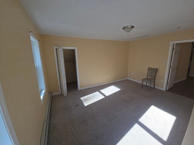 Building Photo - 210 County St