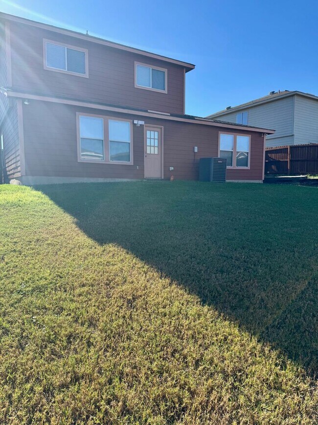 Building Photo - 232 Weeping Willow