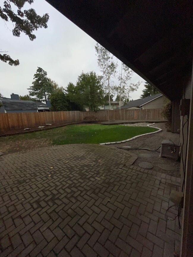 Building Photo - Newly Remodeled and updated Home near Fann...