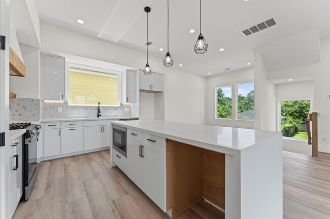 Building Photo - 4106 Alice St