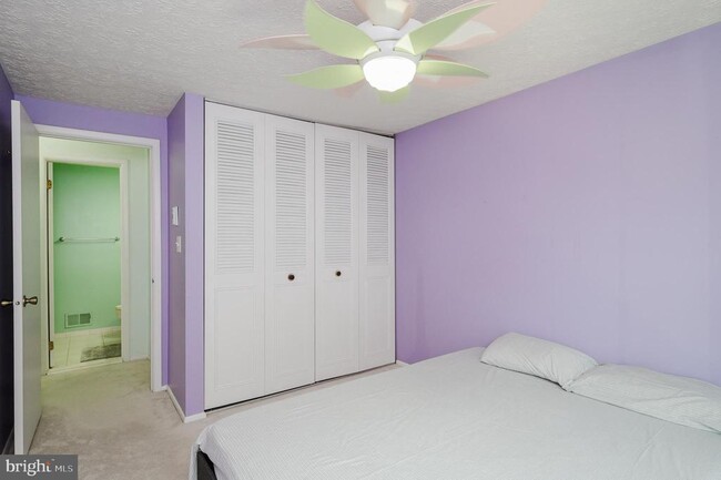 Building Photo - 3760 Bonnybridge Pl