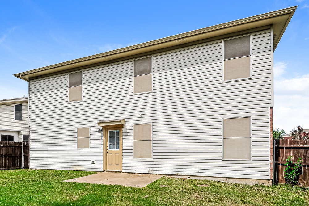 Building Photo - 8705 Stonebriar Ln