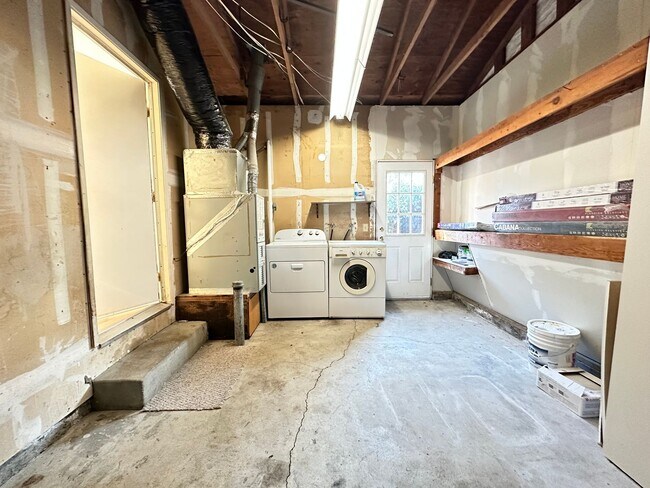 Building Photo - Beautifully Maintained Duplex in Glen Ellen