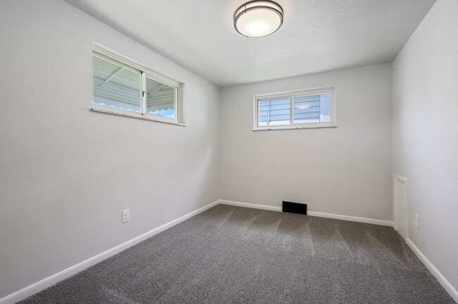 Building Photo - Stunning 3 bedroom home in West Mifflin available July 1!