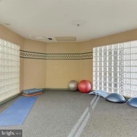 Building Photo - 1625 International Dr