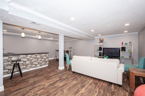 Building Photo - 4828 Bond-