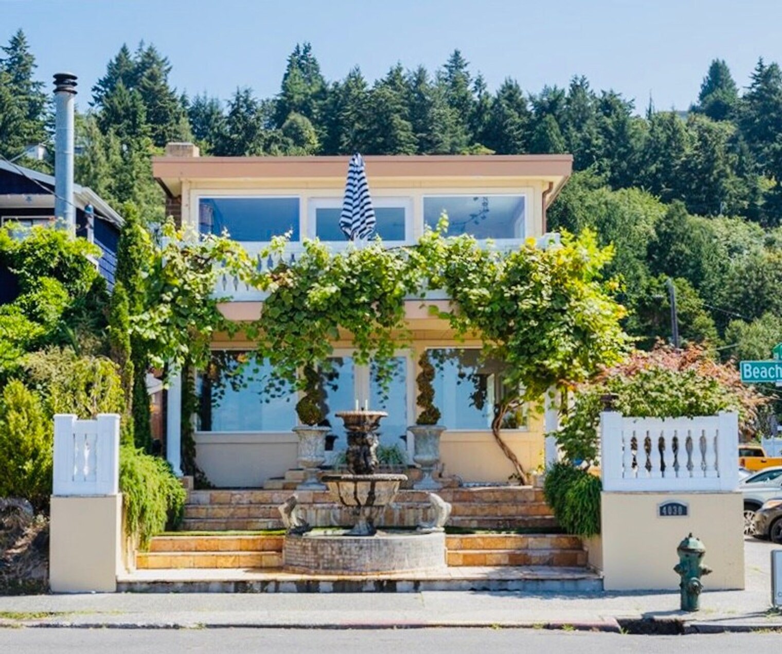 Building Photo - 4034 Beach Dr SW