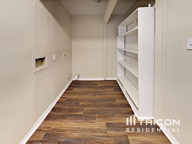 Building Photo - 7415 Cortes Dr