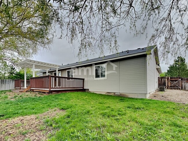 Building Photo - 1845 N Pingo Ave