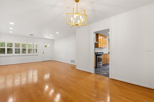 Building Photo - 1711 Chestnut Ave