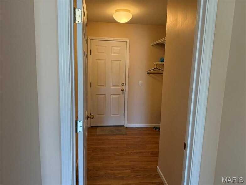 Building Photo - 733 Pecan Hill Dr