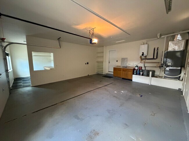 Building Photo - Beautiful Home in Stead!
