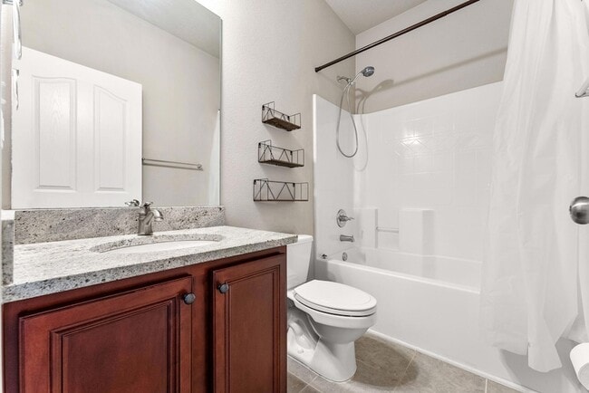 Building Photo - 554 Camellia Ct