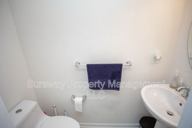 Building Photo - 172 Fela Dr