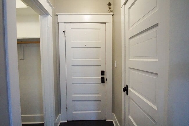 Building Photo - Move-in Special: Enjoy Modern Convenience w/Vintage Charm + Complimentary Laundry!