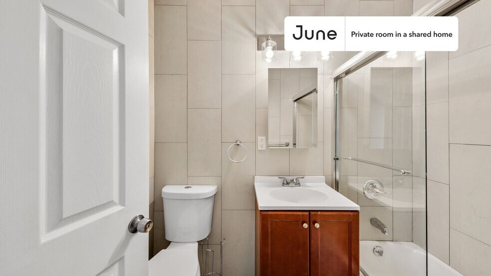 Building Photo - Private bedroom in 2 bed/1 bath Home