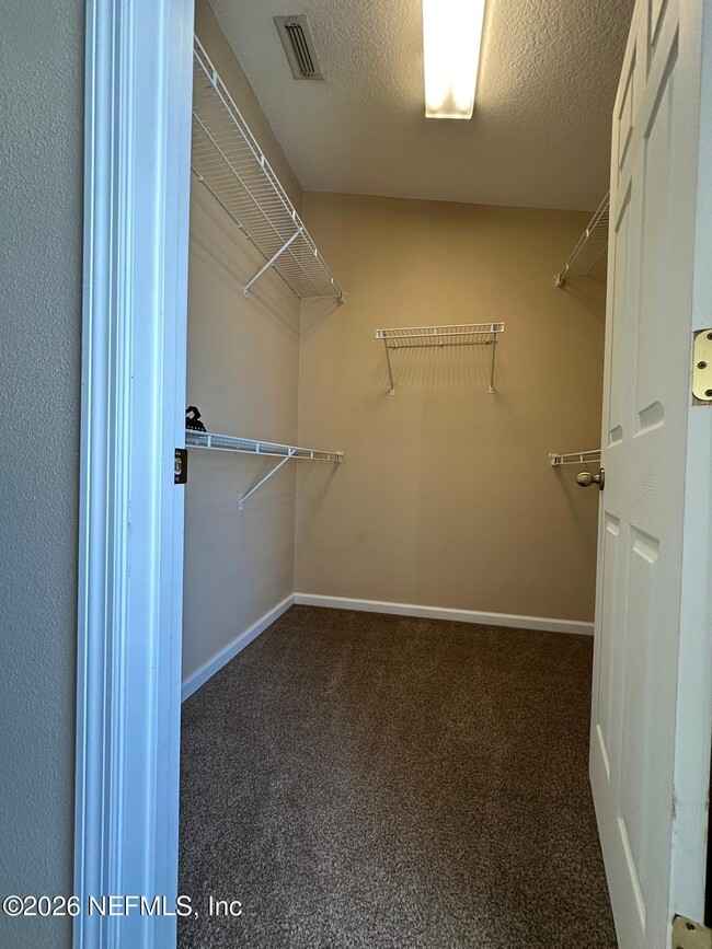 Building Photo - 5880 Sandstone Way