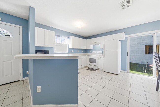 Building Photo - 1306 E Church St