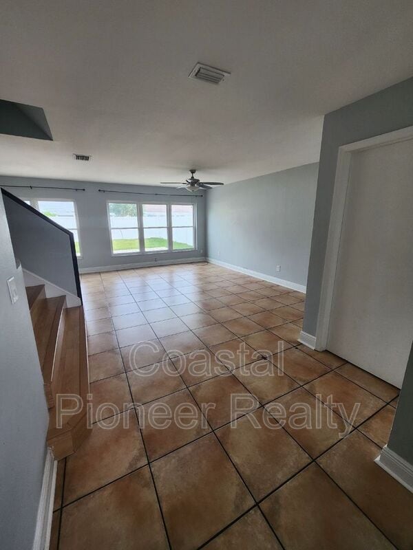 Building Photo - 10121 Sea spray Pl