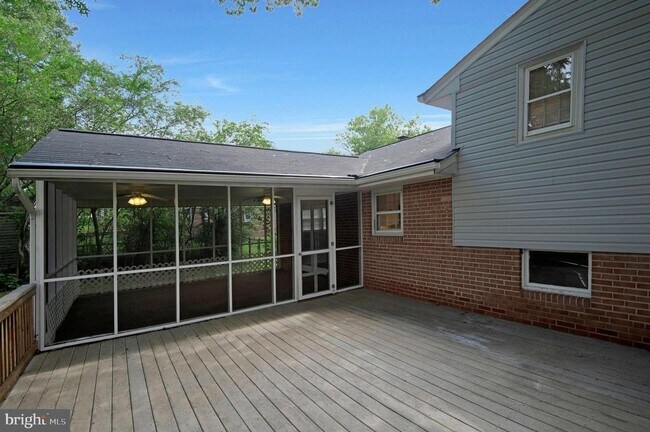 Building Photo - 14920 Carlbern Dr