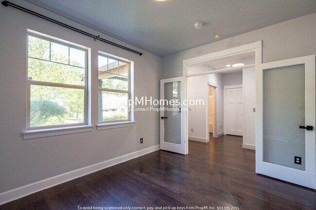 Building Photo - 11774 SE Lincoln Heights St