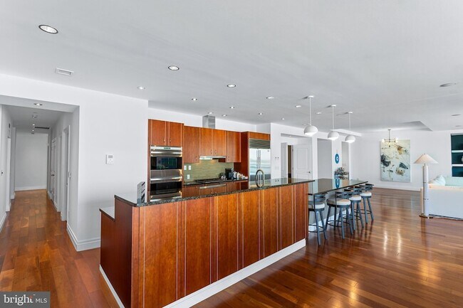 Building Photo - 147 Waterfront St