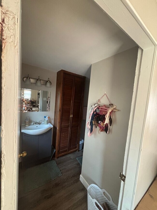 Building Photo - 2 Bed 1 Bath Home for RENT