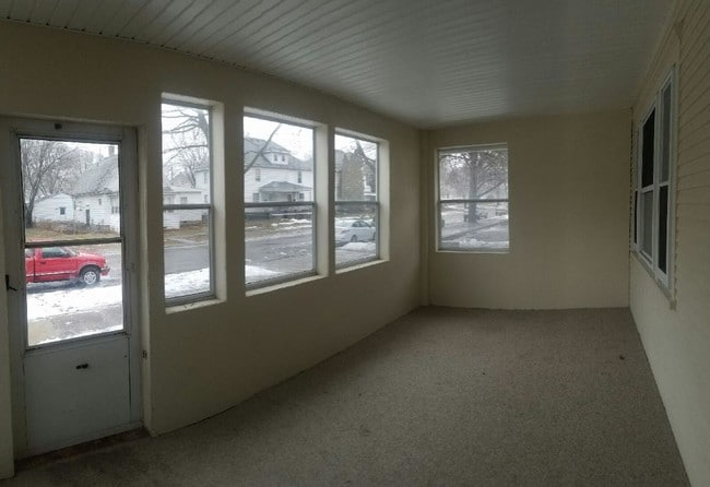 Building Photo - 1134 Bertch Ave