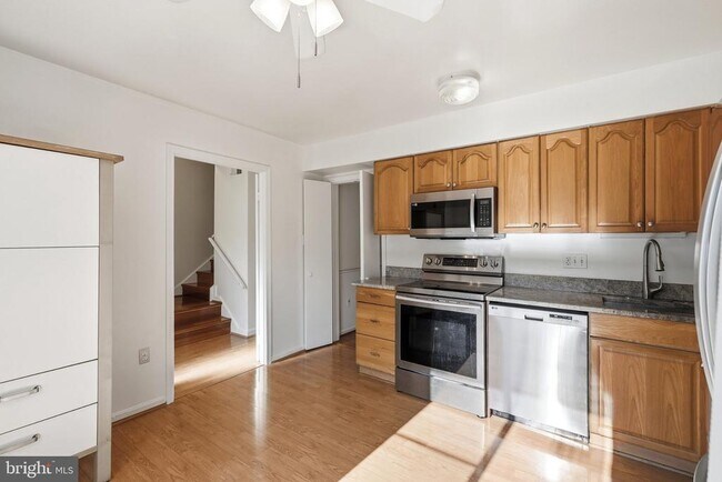 Building Photo - 3695 Persimmon Cir