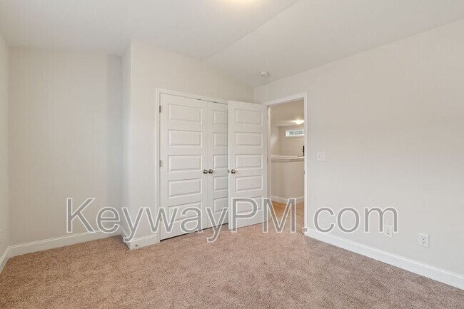 Building Photo - 314 Sumac Trail