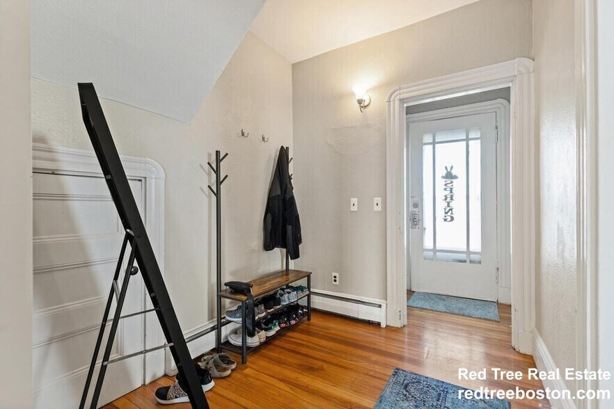 Building Photo - 155 Spruce St