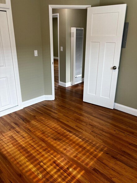 Bedroom 2 entry - 14801 Burbank Blvd